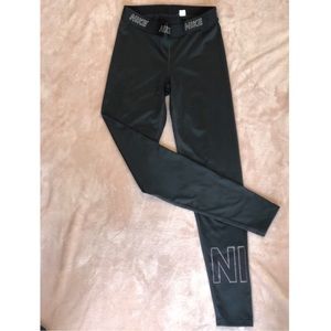 Black Nike leggings